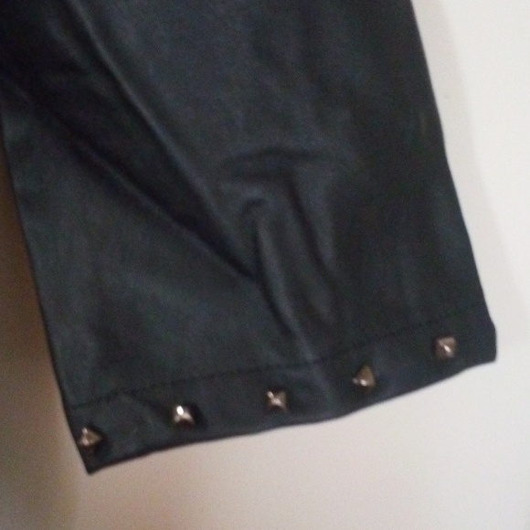 Women's Top - Picture 12 of 14